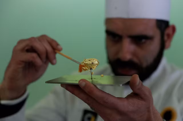 Viên socola có lớp vàng 23 karat phủ bên ngoài.