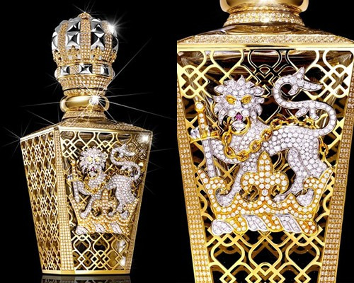 No 1 Passant Guardant được đựng trong hộp gỗ sơn mài đắt giá. No 1 Passant Guardant được đựng trong hộp gỗ sơn mài đắt giá.