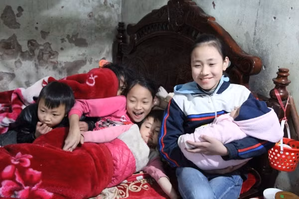 Những đứa con của vợ chồng anh Trường.