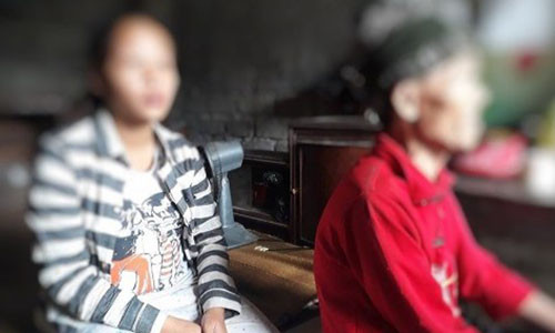 Cháu H. phải nghỉ học giữa chừng vì mang bầu.