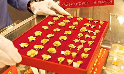 Vì sao người Việt kiêng mua vàng trong tháng cô hồn? Vi sao nguoi Viet kieng mua vang trong thang co hon?