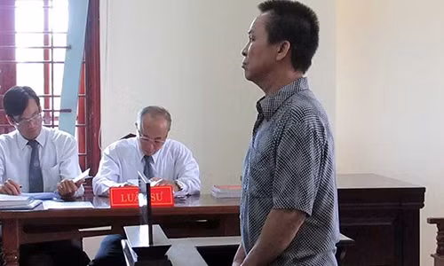 Giam doc keu oan, toa huy an vi chung cu la... ban photo