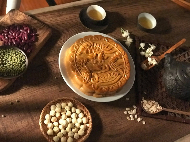 Mua bánh Trung thu, cần lưu ý điều gì? Mua banh Trung thu, can luu y dieu gi?