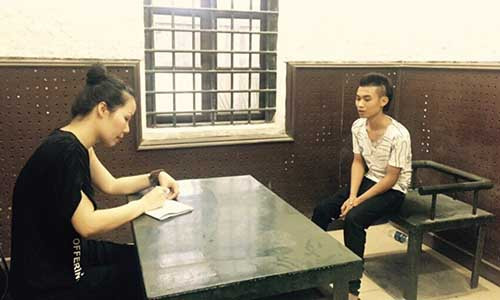 Phóng viên Chuyên đề CSTC tiếp xúc với đối tượng Dũng. Phóng viên Chuyên đề CSTC tiếp xúc với đối tượng Dũng.