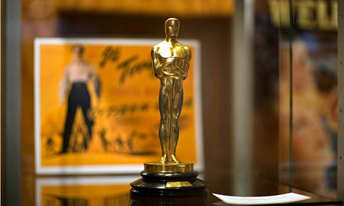 Giải Oscar cho Kịch bản xuất sắc nhất năm 1941 được trao cho Orson Welles với bộ phim "Citizen Kane" tại phiên đấu giá năm 2011. (Ảnh: Bloomberg) Giải Oscar cho Kịch bản xuất sắc nhất năm 1941 được trao cho Orson Welles với bộ phim "Citizen Kane" tại phiên đấu giá năm 2011. (Ảnh: Bloomberg)