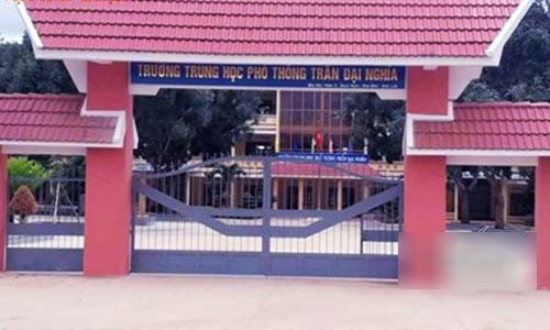 Đắk Lắk: Hiệu trưởng nhận hối lộ, cho giáo viên nghỉ chăm vợ đẻ Dak Lak: Hieu truong nhan hoi lo, cho giao vien nghi cham vo de