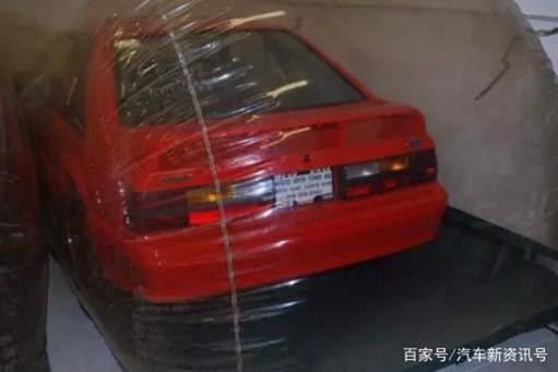 Biến xe cổ thành siêu xe khi "hút chân không" suốt 24 năm Bien xe co thanh sieu xe khi