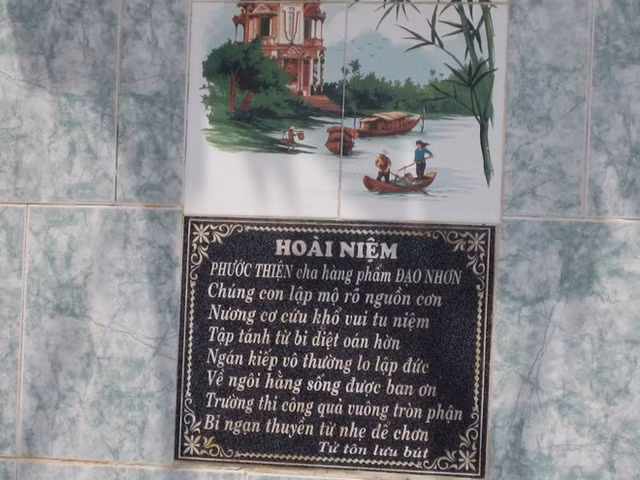 Nghĩa trang với những bài thơ.