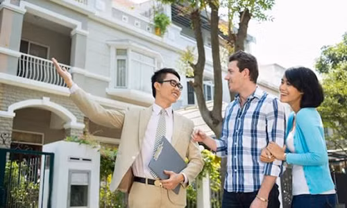 Mua nhà là một quyết định quan trọng trong đời của mỗi người. Thế nhưng, trong quá trình tìm nhà không ít người mắc phải sai lầm, nhất là lần đầu. (Ảnh minh họa)