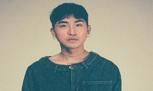 Nam ca sĩ Hàn Quốc đặt camera ẩn quay lén phụ nữ trong nhà tắm công cộng Nam ca sĩ Hàn Quốc đặt camera ẩn quay lén phụ nữ trong nhà tắm công cộng