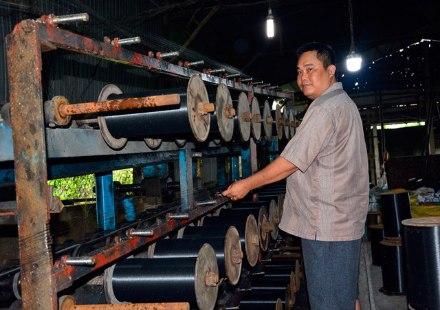 Làm giàu khác người: Đi nhặt thứ cả làng vứt đi mà thành tỷ phú Lam giau khac nguoi: Di nhat thu ca lang vut di ma thanh ty phu