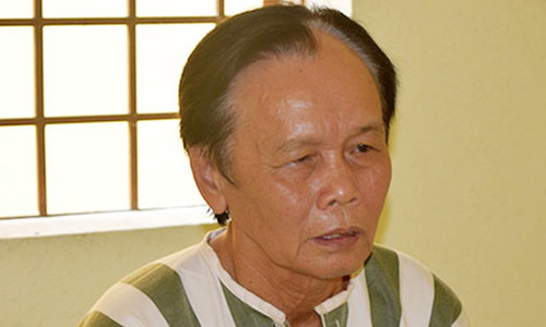 Bắt ông lão dâm ô với bé gái 9 tuổi Bat ong lao dam o voi be gai 9 tuoi