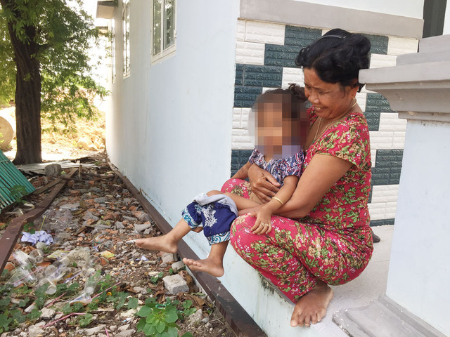 Nỗi khổ của phụ nữ ở những nơi không có nhà vệ sinh - Hình 3 Noi kho cua phu nu o nhung noi khong co nha ve sinh-Hinh-3