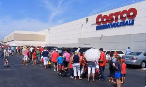 Costco là hãng bán lẻ lớn thứ hai toàn cầu (chỉ sau Walmart) với 700 cửa hàng