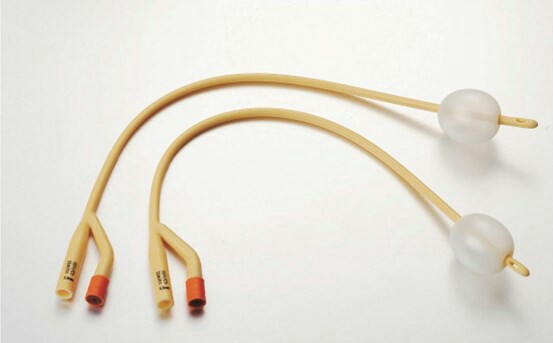 Dụng cụ đặt thông tiểu của bà Thanh. Dụng cụ đặt thông tiểu của bà Thanh.