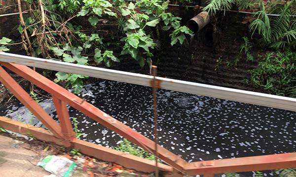 Phó Chủ tịch xã La Phù xử lý ô nhiễm môi trường kiểu "tình làng, nghĩa xóm" Pho Chu tich xa La Phu xu ly o nhiem moi truong kieu