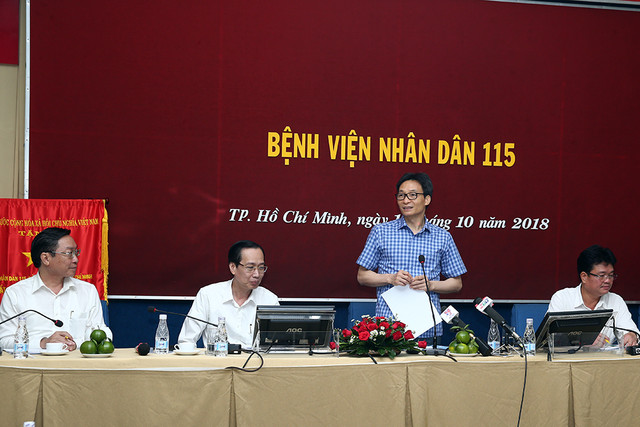Phó Thủ tướng thị sát công tác chống dịch tay chân miệng, sởi tại TPHCM - Hình 3 Pho Thu tuong thi sat cong tac chong dich tay chan mieng, soi tai TPHCM-Hinh-3