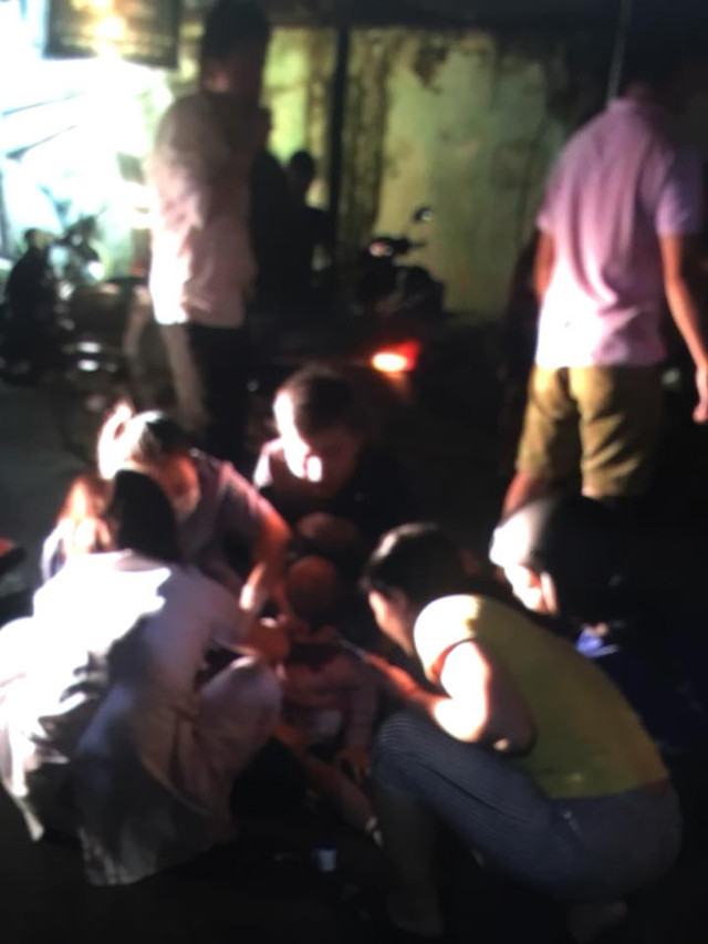 Bị người yêu cũ chặn đường đâm nhiều nhát, cô gái nguy kịch Bi nguoi yeu cu chan duong dam nhieu nhat, co gai nguy kich