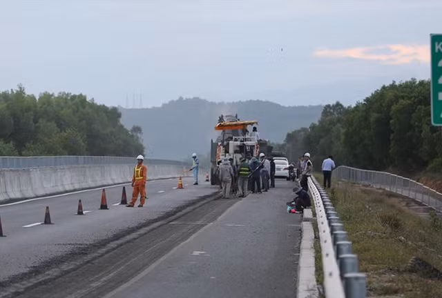 Chat luong cao toc 34.000 ty: Hang loat sai pham can lam ro