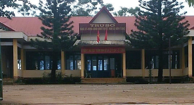 Chủ tịch xã đánh bạc nên không đến trụ sở làm việc nhiều ngày Chu tich xa danh bac nen khong den tru so lam viec nhieu ngay