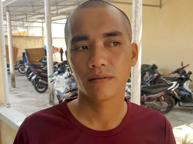 Nam thanh niên giả nhà sư, vào nhà dân bán nhang rồi trộm điện thoại Nam thanh nien gia nha su, vao nha dan ban nhang roi trom dien thoai