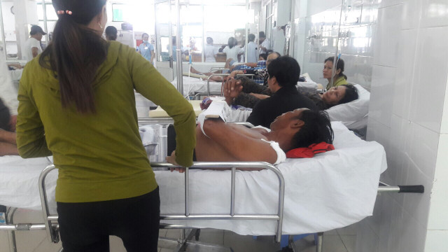 Tranh chấp đất người chết, hai cha con bị hàng xóm chém gục Tranh chap dat nguoi chet, hai cha con bi hang xom chem guc