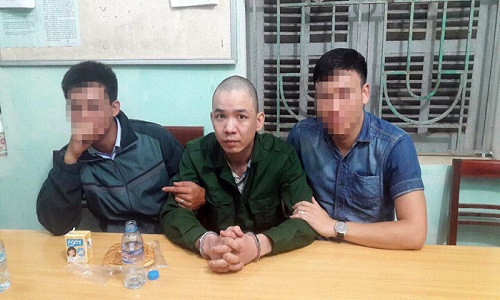 Truy tố 2 nguyên cán bộ trại tạm giam T16 để 2 tử tù bỏ trốn - Hình 2 Truy to 2 nguyen can bo trai tam giam T16 de 2 tu tu bo tron-Hinh-2