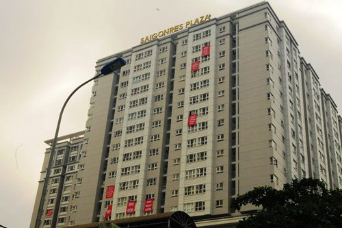 Cư dân khu căn hộ Saigonres Plaza từng treo băngrôn, biểu ngữ phản đối, tố cáo nhiều sai phạm của chủ đầu tư. Cư dân khu căn hộ Saigonres Plaza từng treo băngrôn, biểu ngữ phản đối, tố cáo nhiều sai phạm của chủ đầu tư.