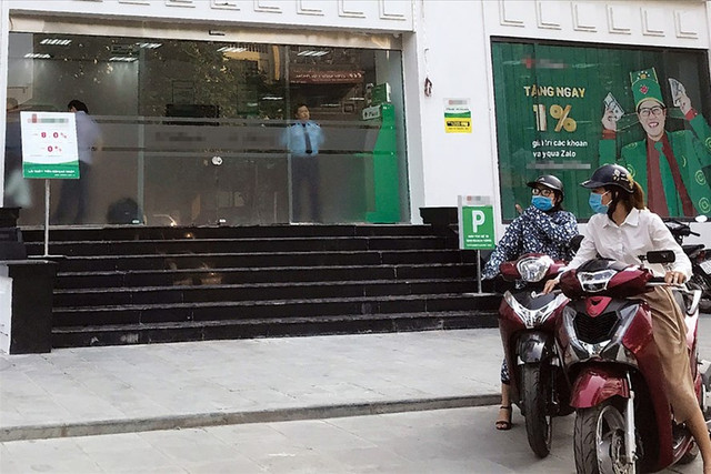 “Bẫy” khách hàng, ngân hàng lập lờ lãi suất “Bay” khach hang, ngan hang lap lo lai suat