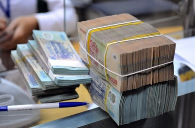 “Bẫy” khách hàng, ngân hàng lập lờ lãi suất - Hình 2 “Bay” khach hang, ngan hang lap lo lai suat-Hinh-2