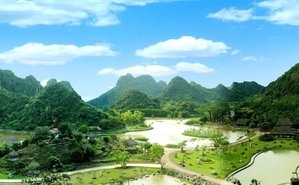 Cận cảnh khu sinh thái vườn chim Thung Nham chăn nuôi lợn giữa Tràng An Can canh khu sinh thai vuon chim Thung Nham chan nuoi lon giua Trang An