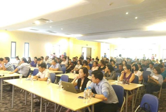 Cư dân tham gia đối thoại với chủ đầu tư về việc điều chỉnh quy hoạch tại khu đô thị Gamuda Gardens. Ảnh: Tiền Phong Cư dân tham gia đối thoại với chủ đầu tư về việc điều chỉnh quy hoạch tại khu đô thị Gamuda Gardens. Ảnh: Tiền Phong