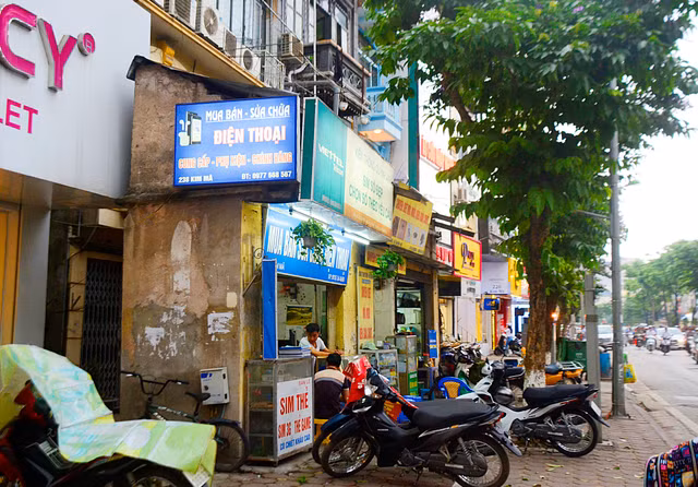 Đó là một trong những nội dung quan trọng theo văn bản vừa được Phó chủ tịch UBND TP Hà Nội Nguyễn Thế Hùng ký ban hành về việc xử lý các trường hợp nhà, đất không đủ điều kiện về mặt bằng xây dựng phát sinh khi thực hiện dự án mở đường theo quy hoạch tồn đọng cũ trước năm 2005.