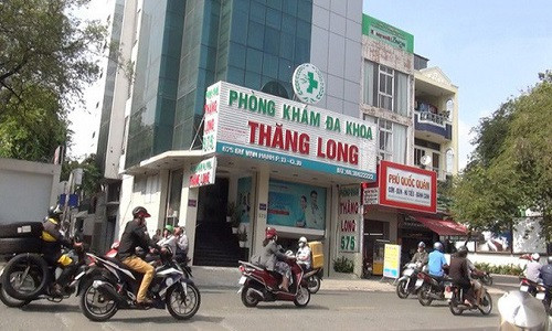 Phòng khám đa khoa Thăng Long trên đường Sư Vạn Hạnh, Q.10, TP.HCM có bác sĩ người Trung Quốc khám chữa bệnh - Ảnh: HOÀNG LỘC Phòng khám đa khoa Thăng Long trên đường Sư Vạn Hạnh, Q.10, TP.HCM có bác sĩ người Trung Quốc khám chữa bệnh - Ảnh: HOÀNG LỘC