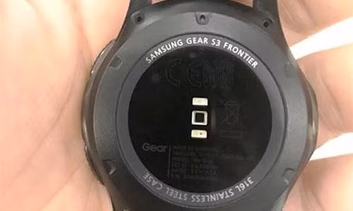 Samsung Gear S3 Frontier R760 bị mất 02 con ốc khi kiểm tra tại Trung tâm bảo hành.