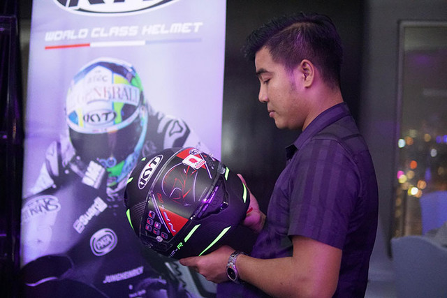 Mũ bảo hiểm KYT Helmet cho môtô, xe máy đến Việt Nam Mu bao hiem KYT Helmet cho moto, xe may den Viet Nam