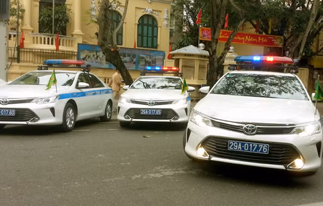 Đội Tuần tra dẫn đoàn - Phòng CSGT Hà Nội sẽ dùng xe đặc chủng dẫn đoàn từ sân vận động Mỹ Đình lên Nội Bài đón đoàn U23 Việt Nam.