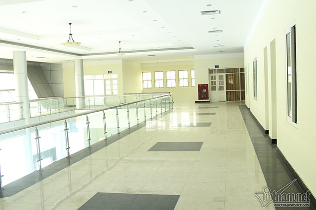 Canh kho tin trong nha hat tram ty o ngoai thanh Ha Noi-Hinh-7