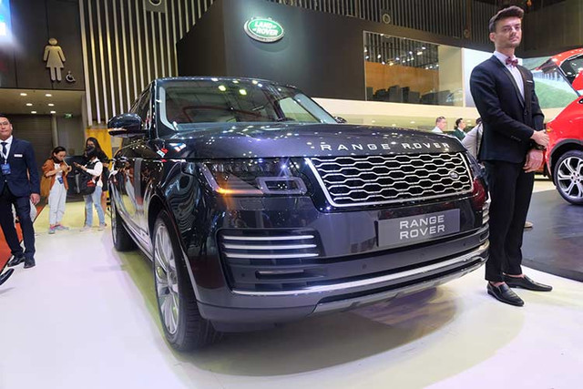 Cận cảnh xe Range Rover mới hơn 10 tỷ tại VMS 2018 Can canh xe Range Rover moi hon 10 ty tai VMS 2018
