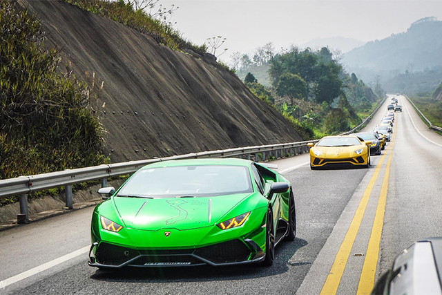 Hành trình Car & Passion 2018 được những người đam mê và sở hữu siêu xe tại Việt Nam tự tổ chức, khai màn bằng cung đường từ Hà Nội đến Sapa, sau đó quay ngược lại Hà Nội đi Đà Nẵng, chia làm 4 chặng. Hành trình Car & Passion 2018 được những người đam mê và sở hữu siêu xe tại Việt Nam tự tổ chức, khai màn bằng cung đường từ Hà Nội đến Sapa, sau đó quay ngược lại Hà Nội đi Đà Nẵng, chia làm 4 chặng.