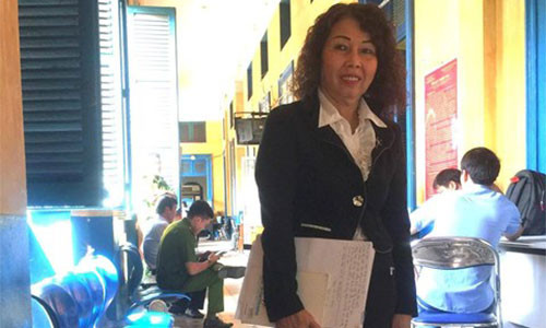 Bà Trần Thị Ngọc Nga cho biết cuộc sống đã đảo lộn sau khi bà bị tạm giam. Bà Trần Thị Ngọc Nga cho biết cuộc sống đã đảo lộn sau khi bà bị tạm giam.