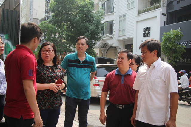 Ông Đoàn Ngọc Hải tiếp tục dẫn đầu đoàn kiểm tra công tác phòng chóng, cháy nổ tại quận 1. Ông Đoàn Ngọc Hải tiếp tục dẫn đầu đoàn kiểm tra công tác phòng chóng, cháy nổ tại quận 1.