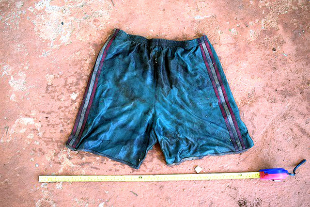 Chiếc quần đùi là đặc điểm nhận dạng duy nhất của nạn nhân được cơ quan chức năng thu giữ. Ảnh: Công an Gia Lai.