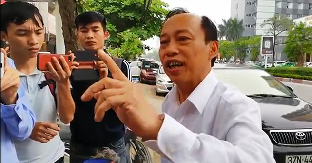 Ông Trần Thế Sơn - Trưởng Phòng Mầm non Sở GD&ĐT tỉnh Nghệ An trả lời báo chí. Ông Trần Thế Sơn - Trưởng Phòng Mầm non Sở GD&ĐT tỉnh Nghệ An trả lời báo chí.