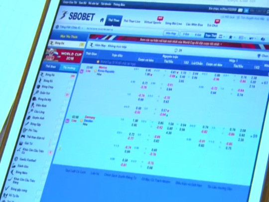 Tuấn dùng tài khoản cá nhân đặt cược với nhà cái. Ảnh: Công an cung cấp. Tuấn dùng tài khoản cá nhân đặt cược với nhà cái. Ảnh: Công an cung cấp.