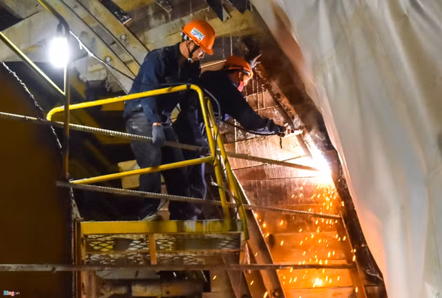 Ben trong cong truong ham duong bo nghin ty noi Binh Dinh - Phu Yen-Hinh-3