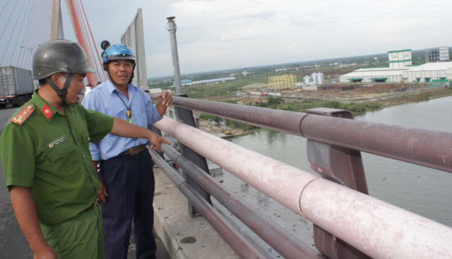 Cầu Cần Thơ - nơi chị M tự tử. Cầu Cần Thơ - nơi chị M tự tử.