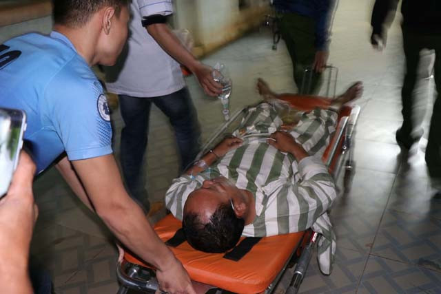 Ông Doanh được đưa đi cấp cứu do có nhiều dấu hiệu bất ổn về sức khỏe.