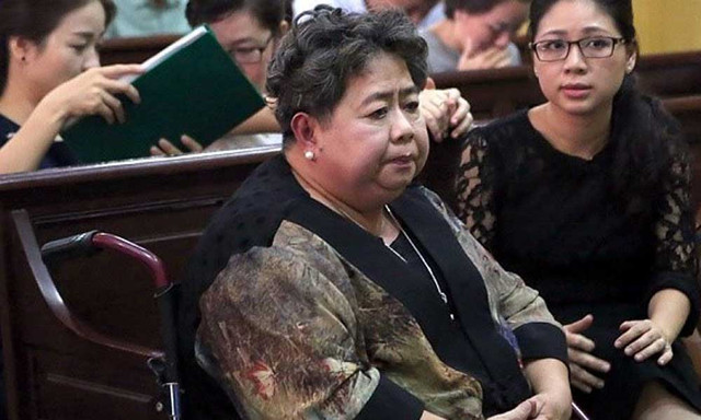 Bà Hứa Thị Phấn tới ngày hôm nay vẫn không tới Tòa. Nguồn ảnh: Vietnamnet Bà Hứa Thị Phấn tới ngày hôm nay vẫn không tới Tòa. Nguồn ảnh: Vietnamnet