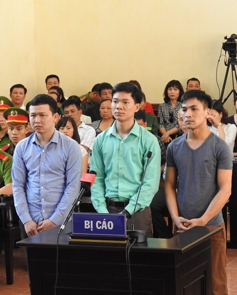 Ba bị cáo vụ án chạy thân ở BVĐK Hòa Bình. Nguồn ảnh: Ba bị cáo vụ án chạy thân ở BVĐK Hòa Bình. Nguồn ảnh: